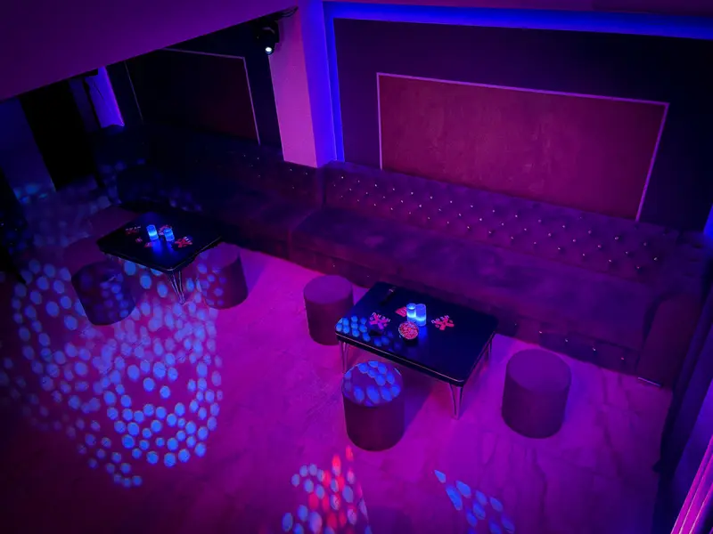 Bad Romance Club - Lounge lights
